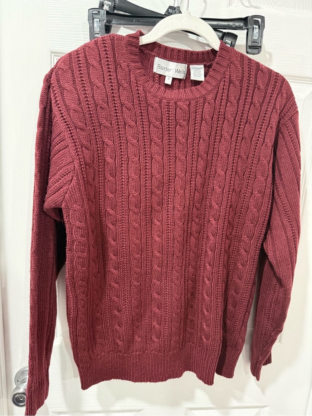 Baxter & Wells Women's Cable Knit Crewneck Sweater - Wine